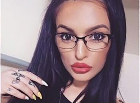 رسائل غرامية تدفع شابة بريطانية إلى الانتحار