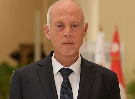 هل يخشى الرئيس التونسي قيس سعيد ركوب الطائرات؟