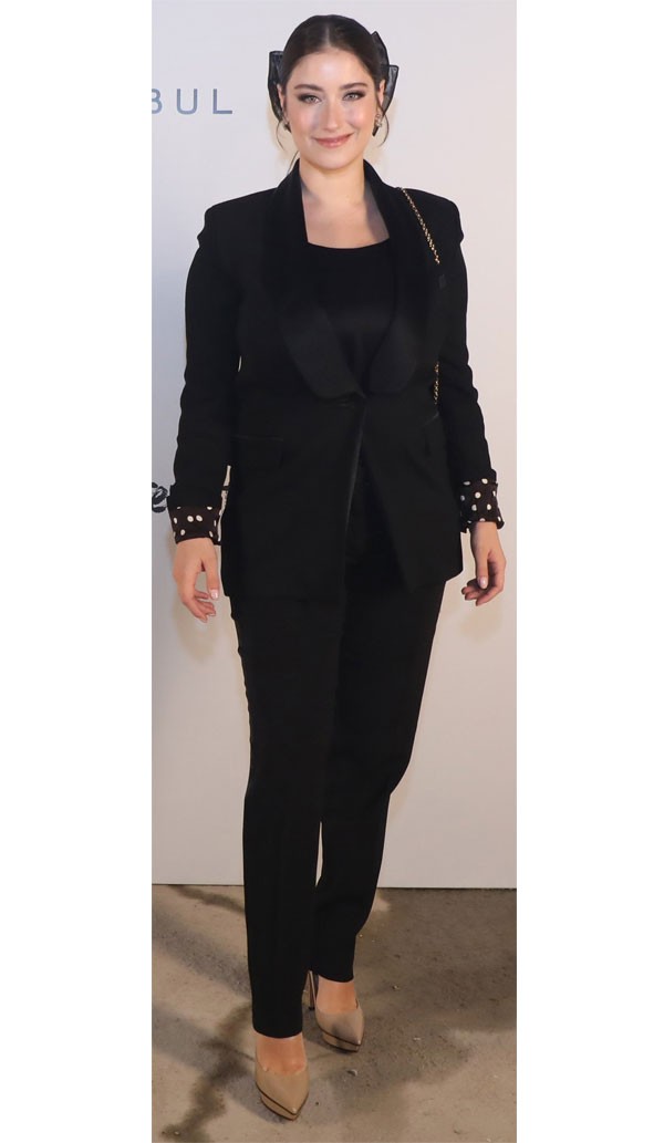 هازال كايا في أول ظهور رسمي.. هذا ماقالته بجرأة عن زيادة وزنها بعد الحمل (صور،فيديو) 5 هازال كايا