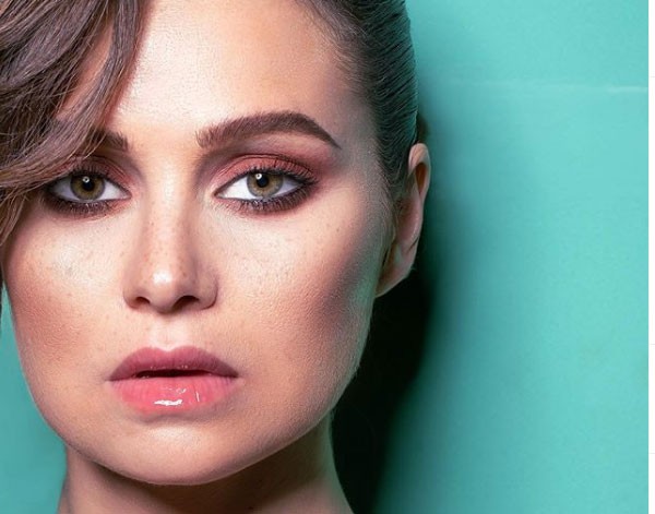 يسرا اللوزي
