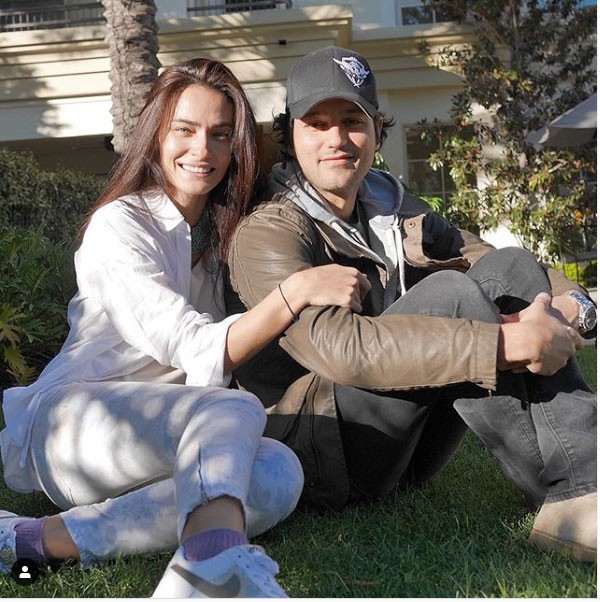 الفنانة التركية سعدات أكسوي تستقبل مولودها الأول (صور) 2 سعدات اكسوي