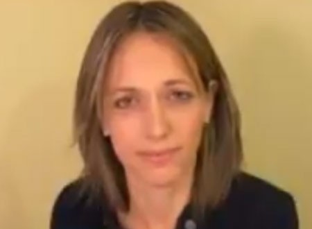 مذيع يوبخ الوزيرة البريطانية هيلين واتلي على الهواء.. صور وفيديو مذيع يوبخ الوزيرة البريطانية هيلين واتلي على الهواء.. صور وفيديو