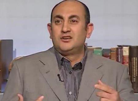 خالد علي: اقتحام المركز «قمع» للمعارضين وبناء للدولة «البوليسية»