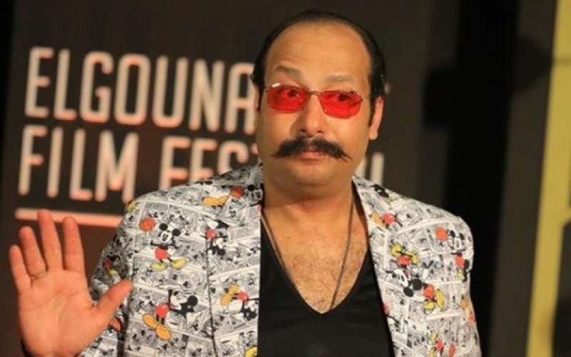 محمد ثروت وزوجته منى جمال