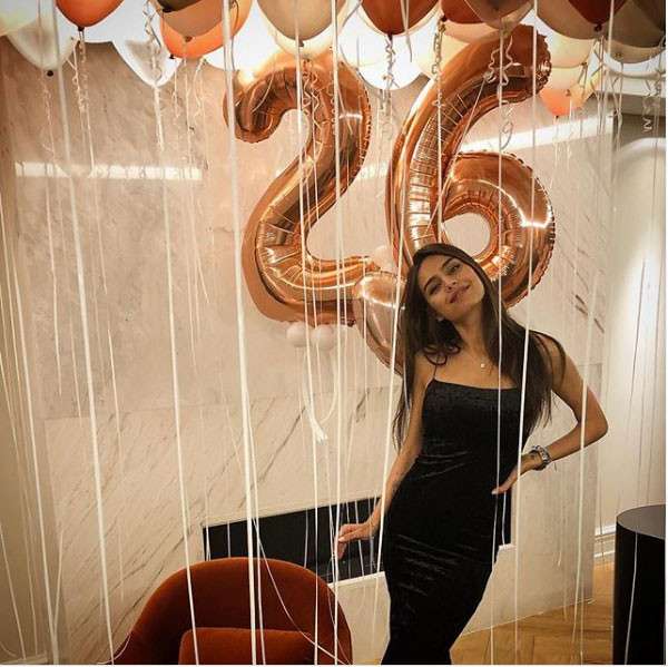 النجمة التركية أمينة جولشن تحتفل بزفاف شقيقها (صور) 2