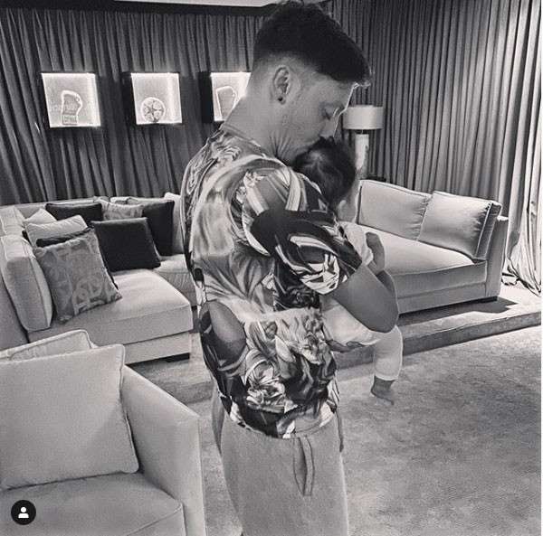 النجمة التركية أمينة جولشن تحتفل بزفاف شقيقها (صور) 1